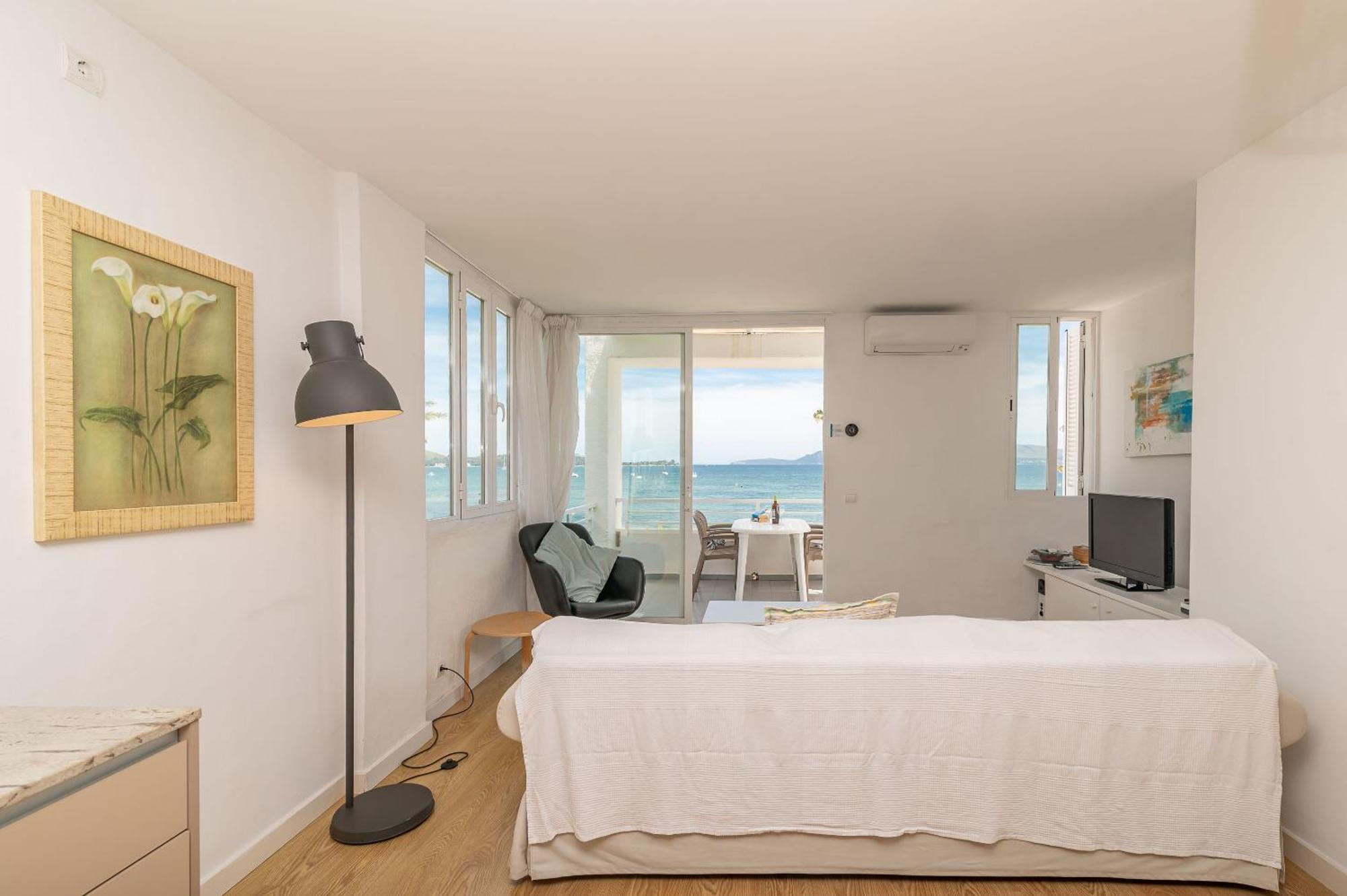 Apartment Beachfront Sivella By Sealand *